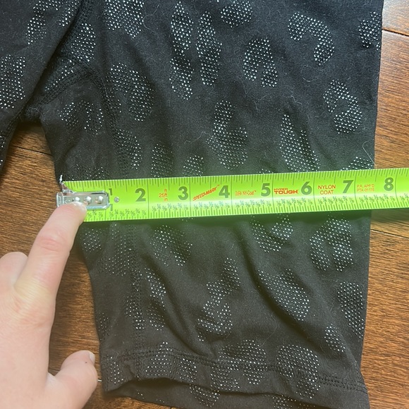 Black Glittery Cheetah Print Mid Length Stretchy Shorts Women’s Medium - Picture 6 of 11